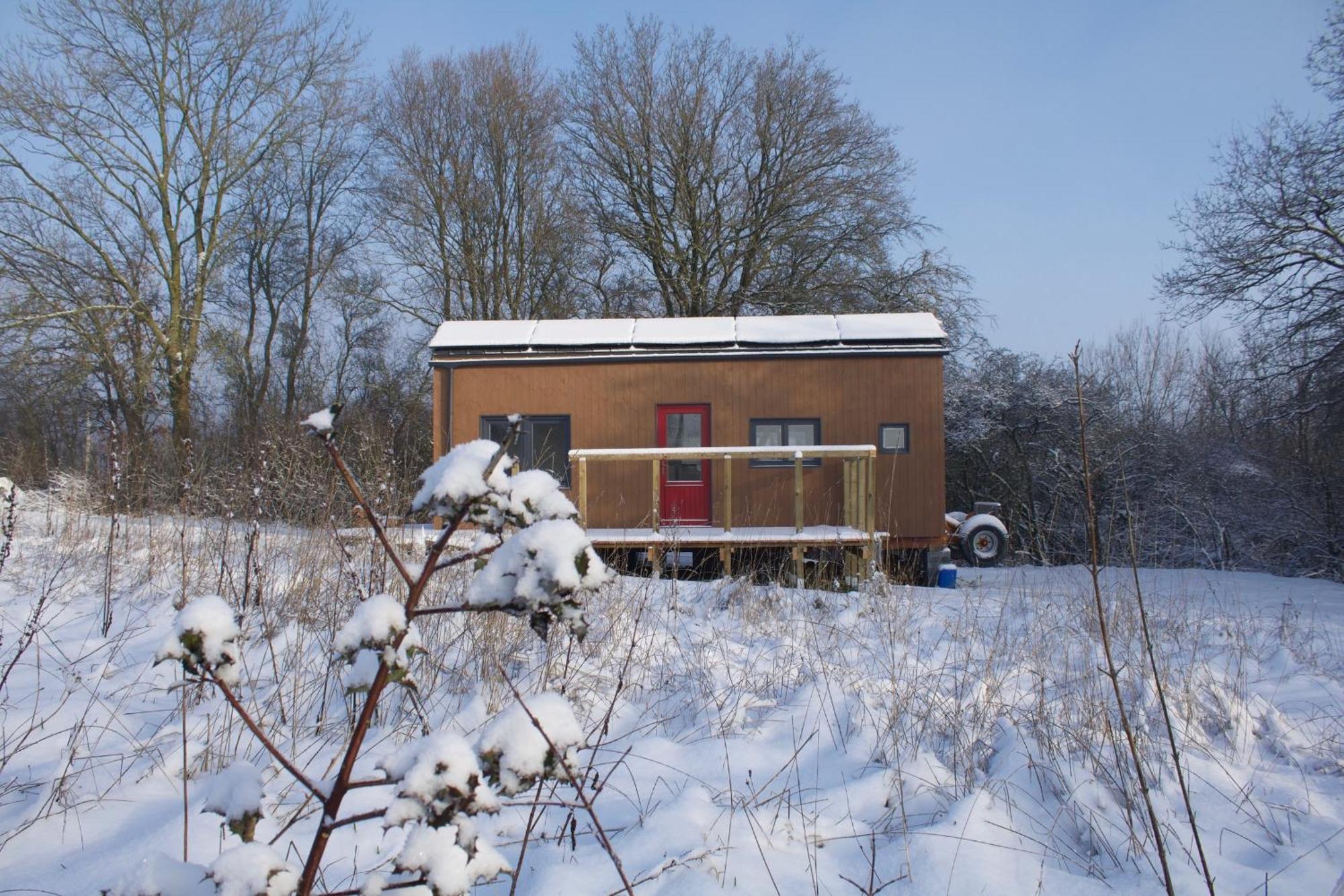 Tiny House Les Jours Heureux Sejour Nature Pres De Dinant Et Des Lacs De L Eau D Heure Villers-le-Gambon Exterior photo