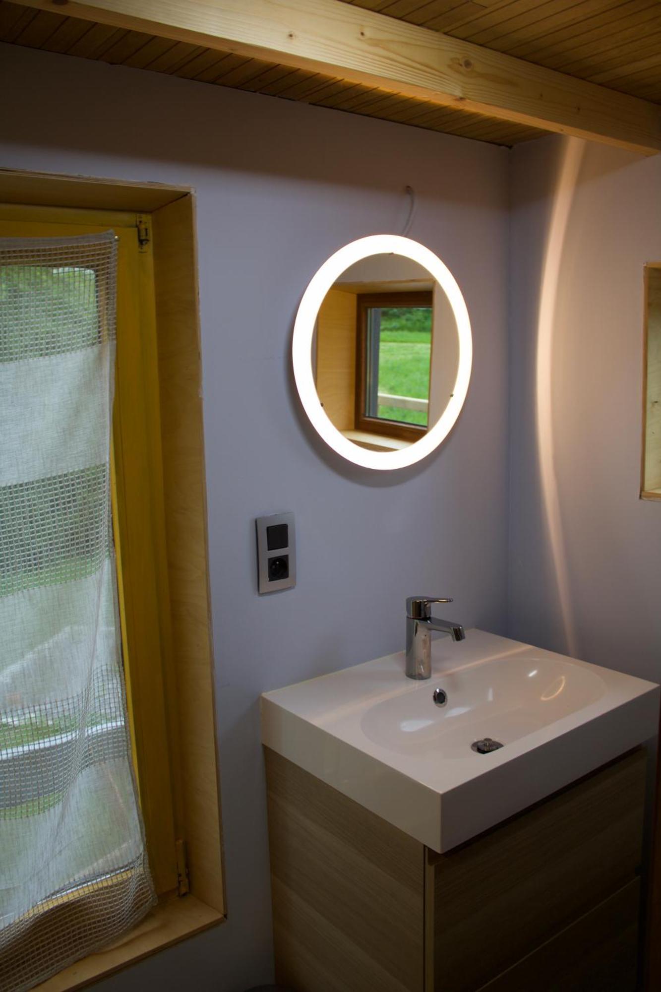 Tiny House Les Jours Heureux Sejour Nature Pres De Dinant Et Des Lacs De L Eau D Heure Villers-le-Gambon Exterior photo